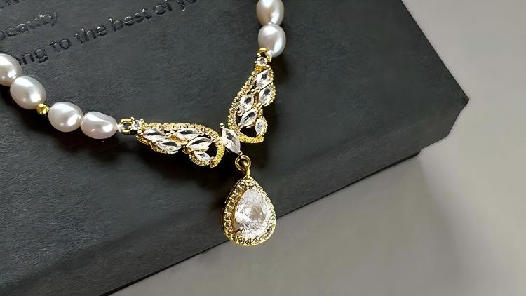 Runway to Real Life: How Baroque Pearl Layers Are Conquering Casual Chic