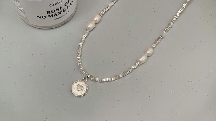 Expressive Elegance: Why 'Quiet Luxury' Pearls Are the Everyday Must-Haves