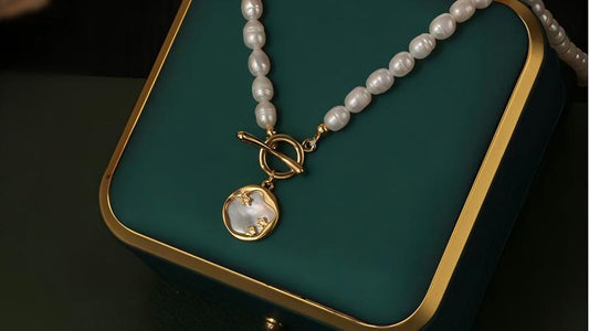 Runway Pearls: Why ‘Unexpected Pearls’ Are Falling into 2025’s Jewelry Spotlight