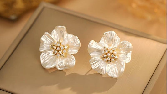 Seasonal Jewelry Trends: What to Wear in Spring, Summer, Fall & Winter