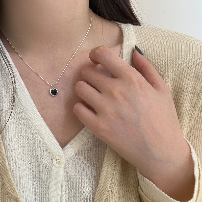Koyace Black Agate Heart-shaped Pendant Necklace