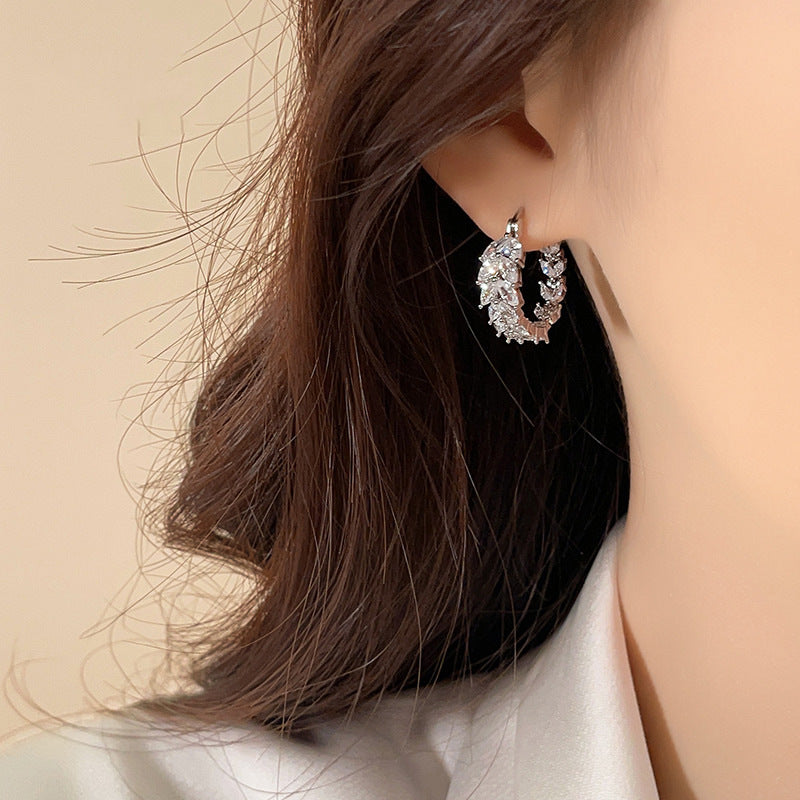 Koyace Ears of Wheat Shape Full of Drilled Earrings