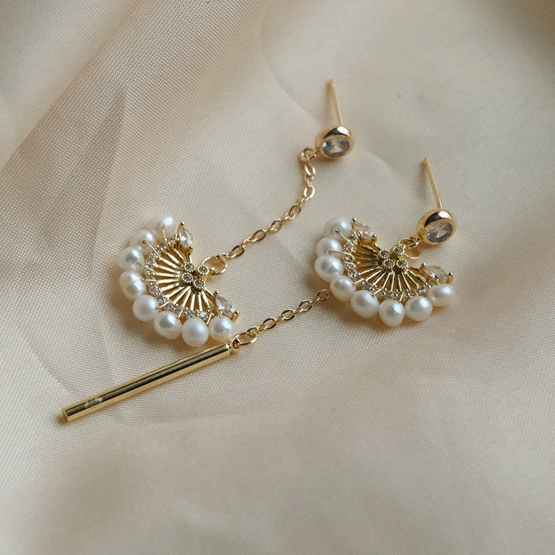 Koyace Fan-shaped Long Asymmetrical Pearl Earrings