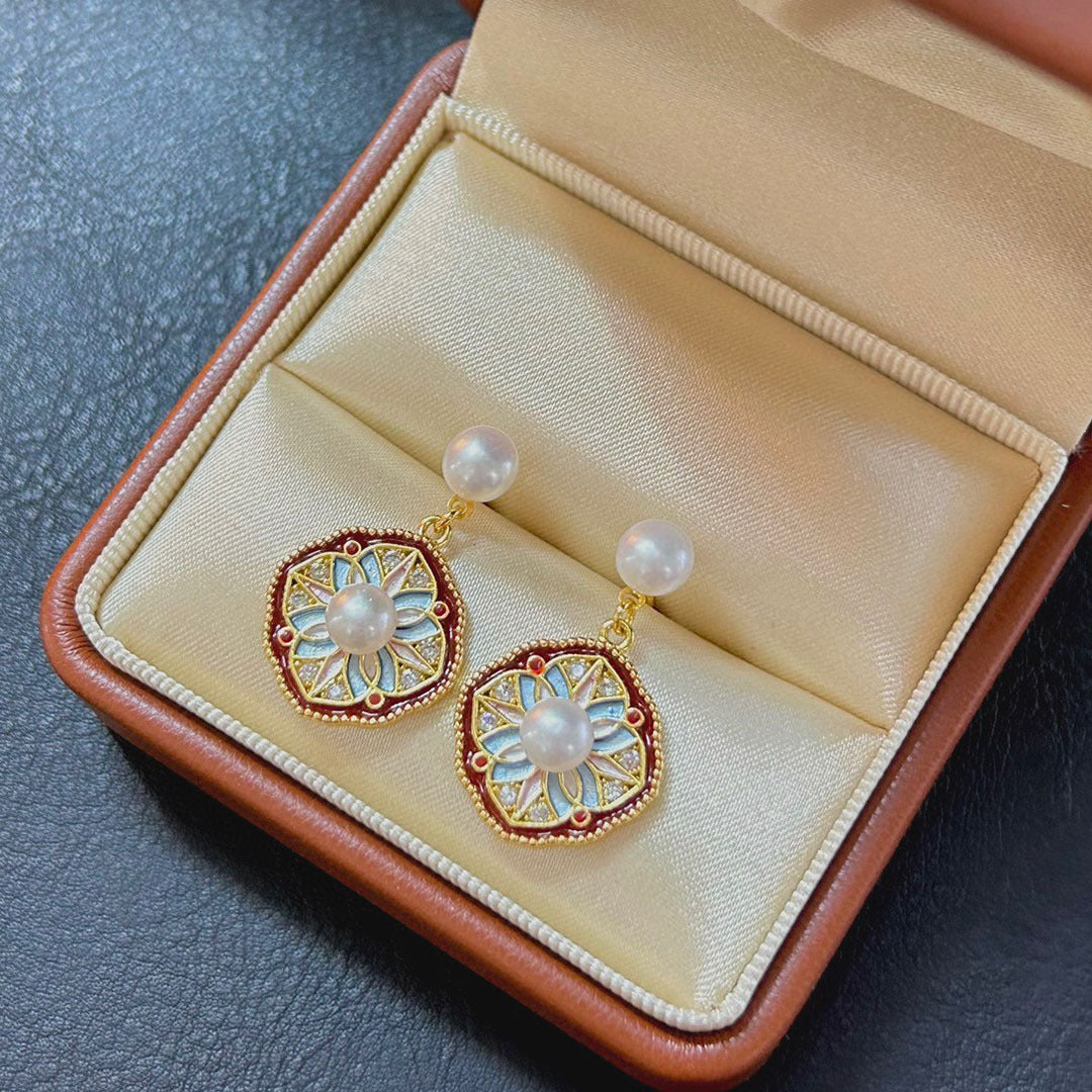 Koyace Flat Four-leaf Clover Pearl Stud Earrings