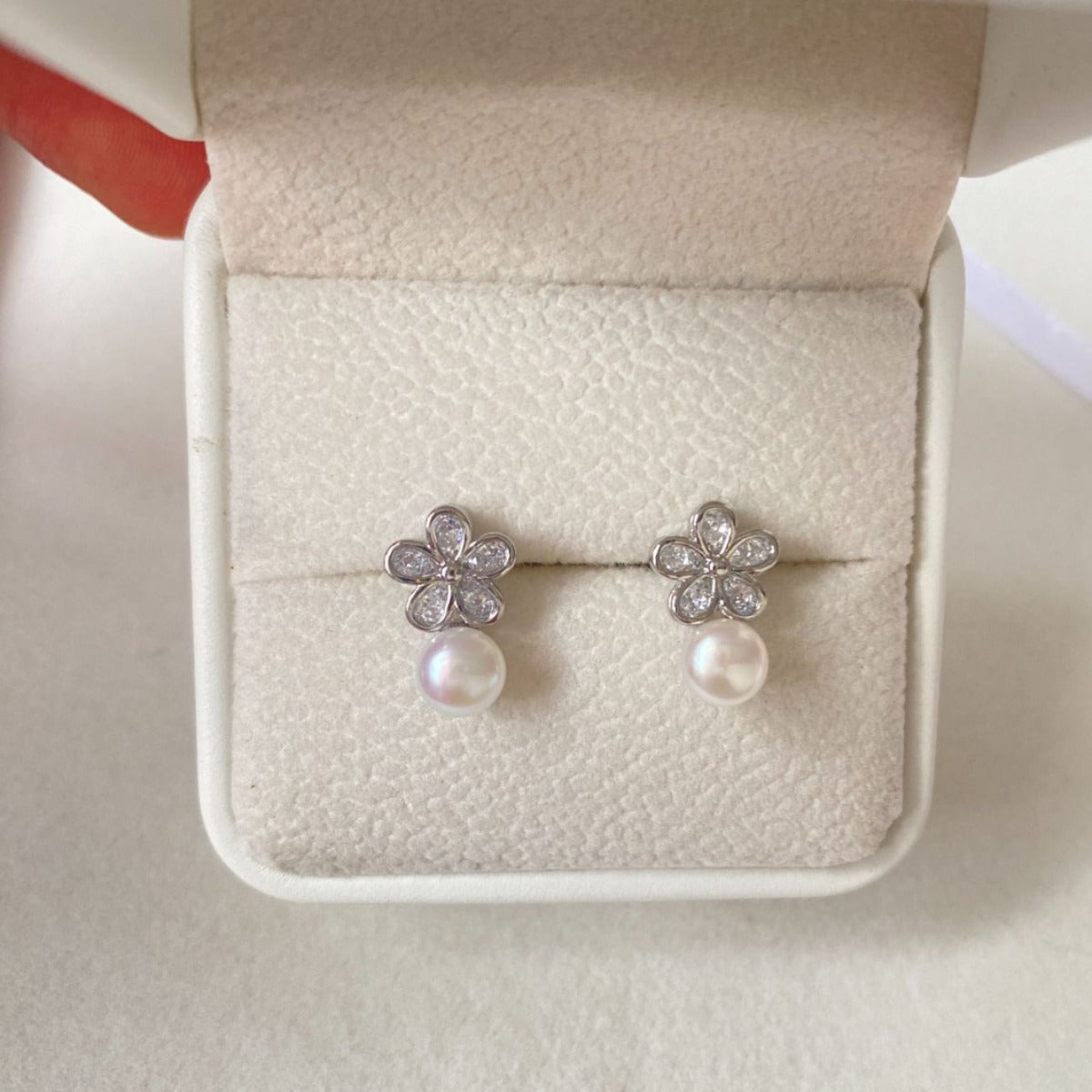 Koyace Lucky Daisy 6A Freshwater Pearl Earrings