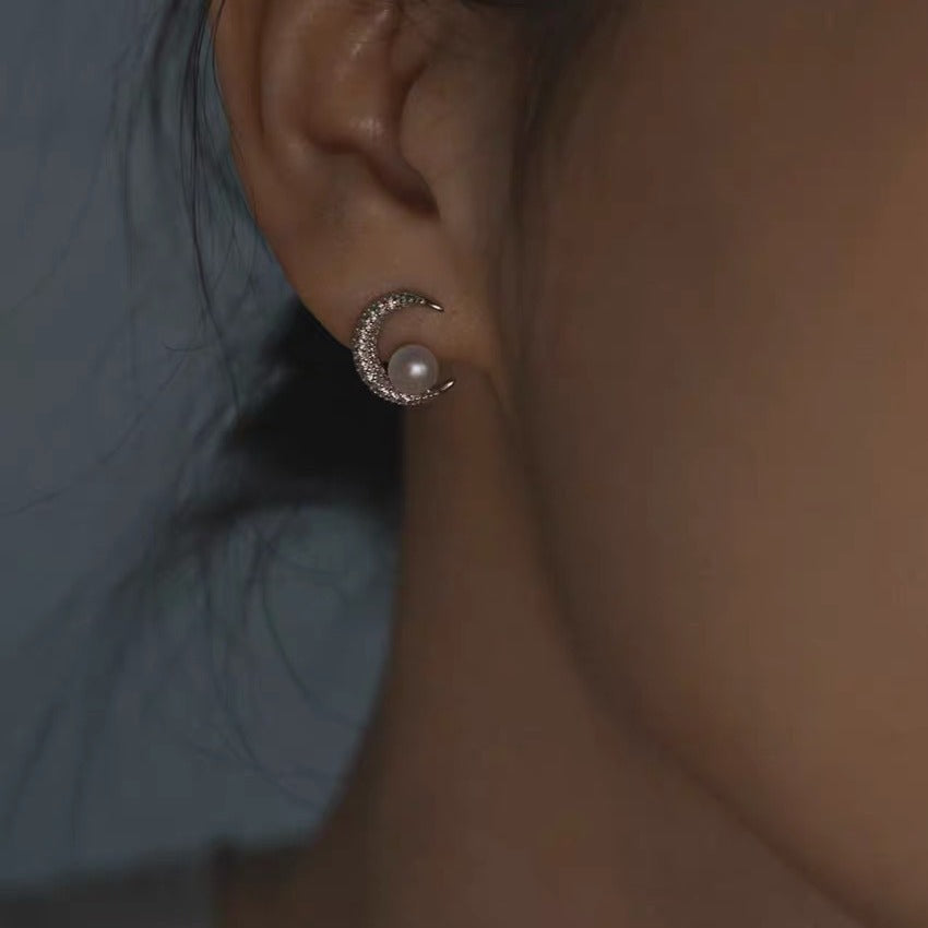 Koyace Moon & Sixpence 6A Natural Freshwater Pearl Earrings
