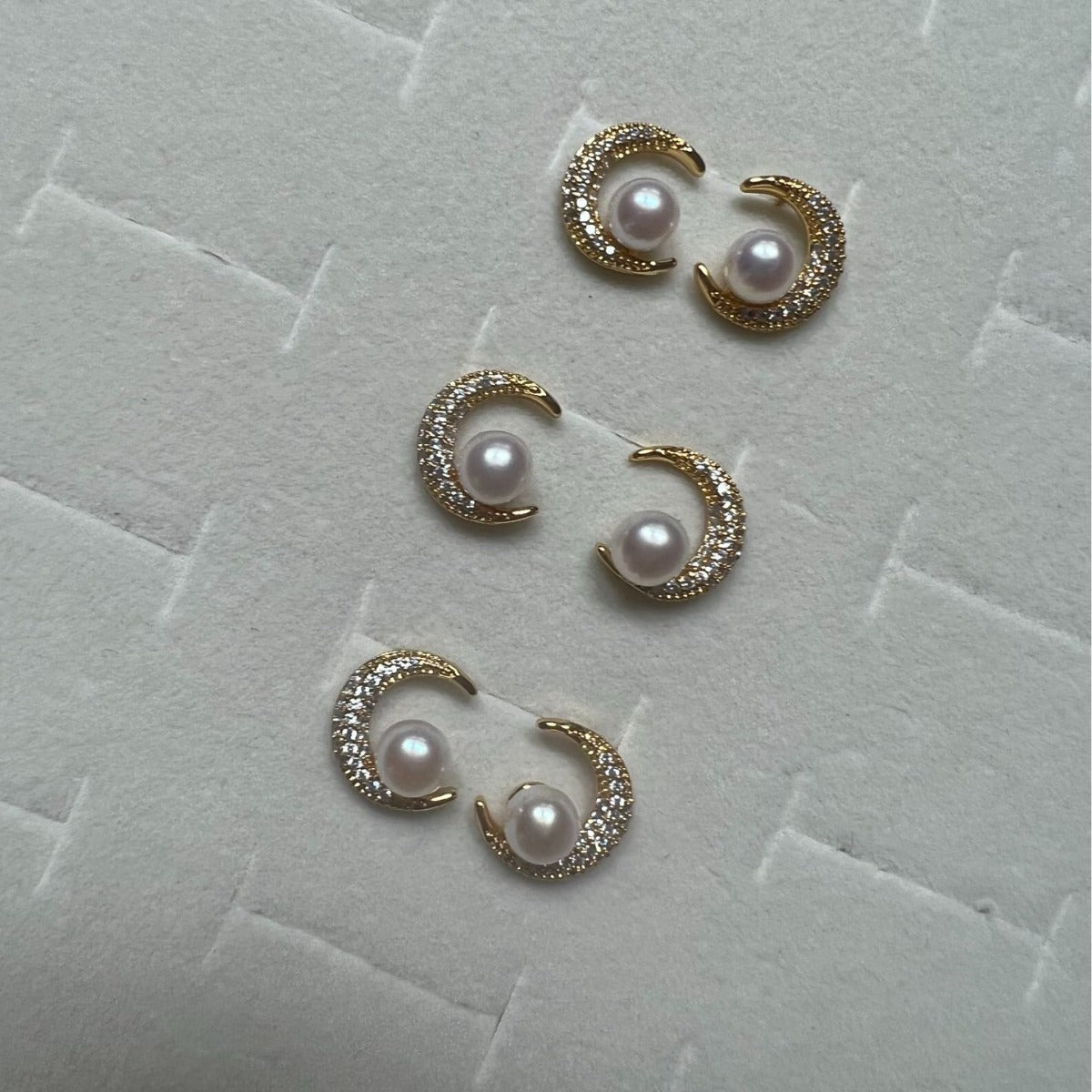 Koyace Moon & Sixpence 6A Natural Freshwater Pearl Earrings