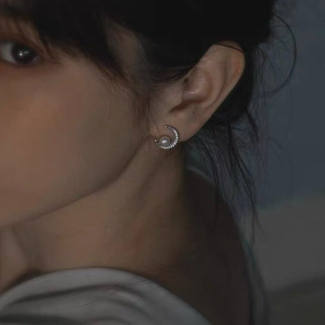 Koyace Moon & Sixpence 6A Natural Freshwater Pearl Earrings