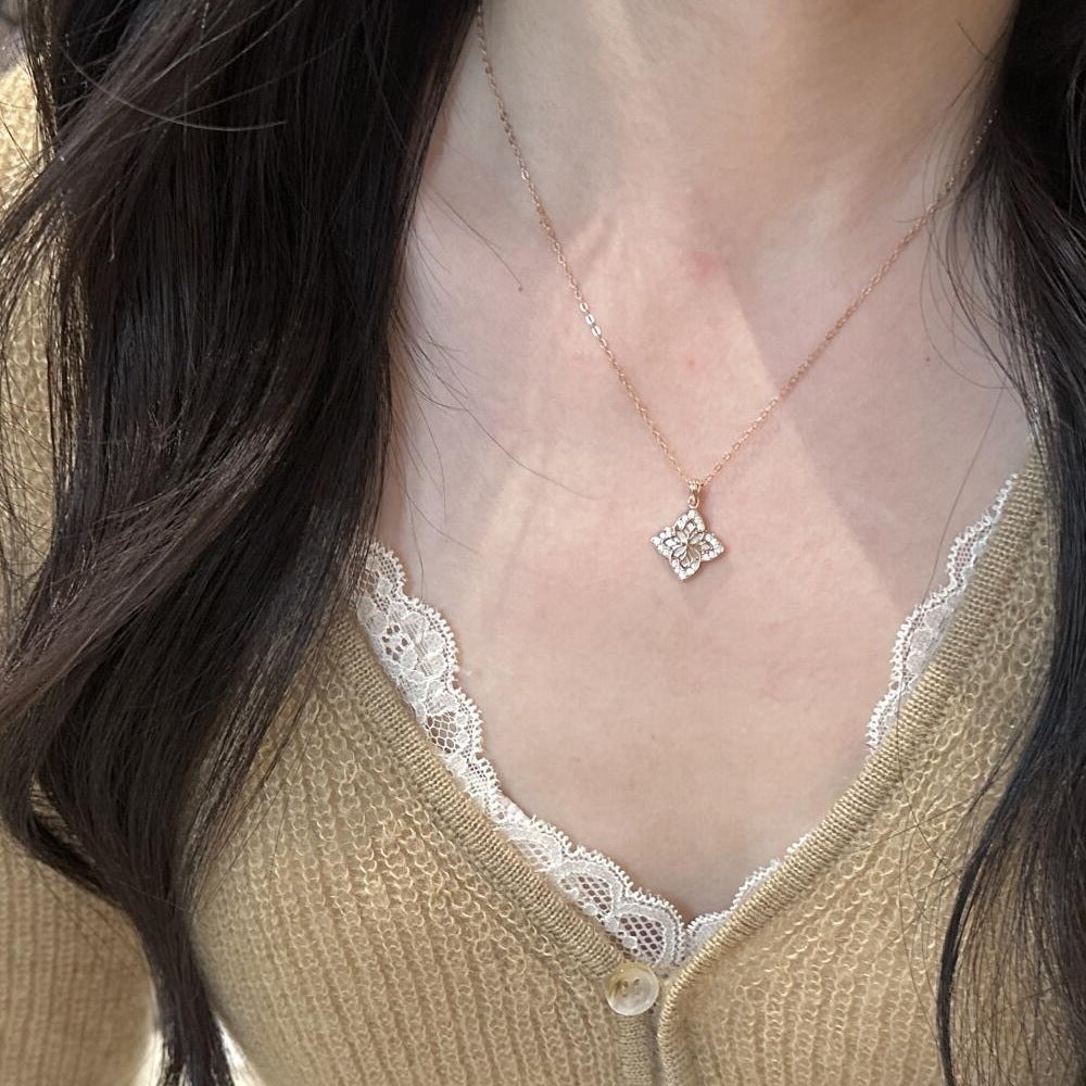 Koyace Nacre Four-Leaf Flower Necklace
