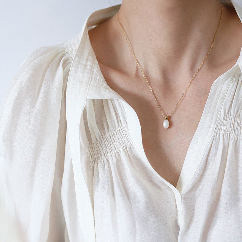 Koyace Oval Single Pearl Pendant Necklace