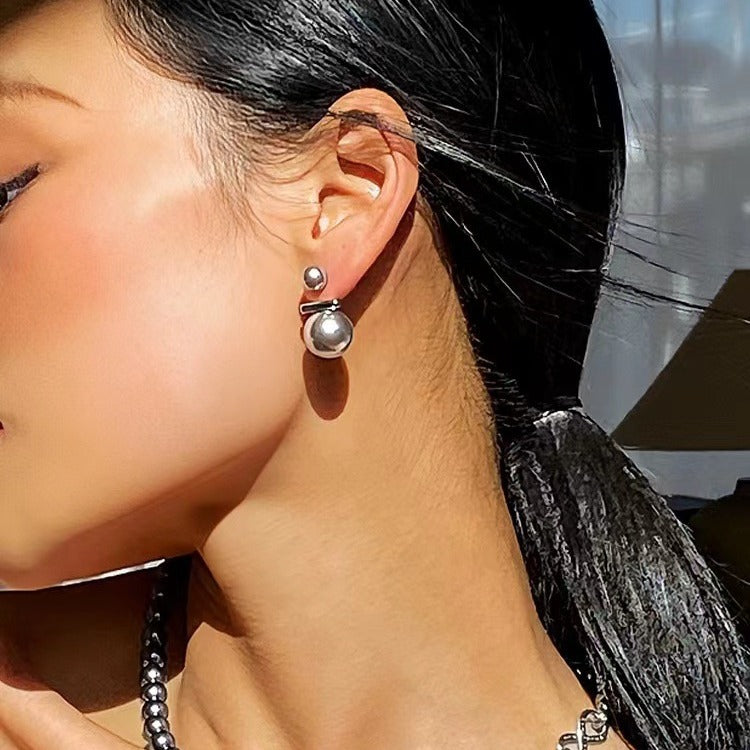 Koyace Simple Metal Line Double Pearl Earrings