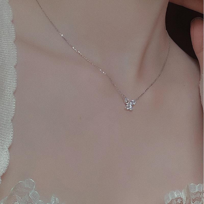 Koyace Sparkling Butterfly Sweety Collarbone Necklace