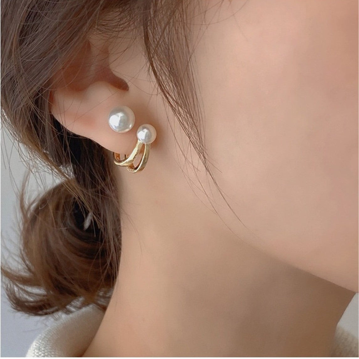 Koyace Two Pearl Metal Link Stud Earrings