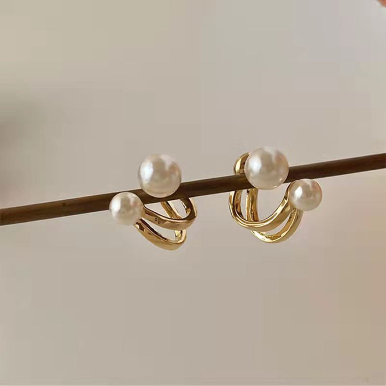 Koyace Two Pearl Metal Link Stud Earrings