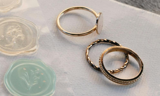How to Create a Jewellery Capsule Wardrobe: Fewer Pieces, More Impact