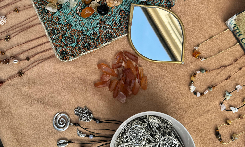 Mixing Metals & Stones: Do’s and Don’ts in Jewellery Pairing
