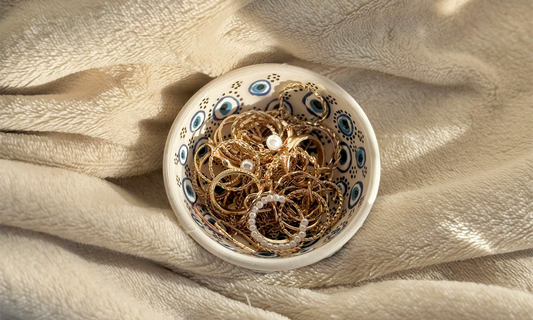 Pearl Pairings: How to Match Pearls with Gemstones, Metals & Colours