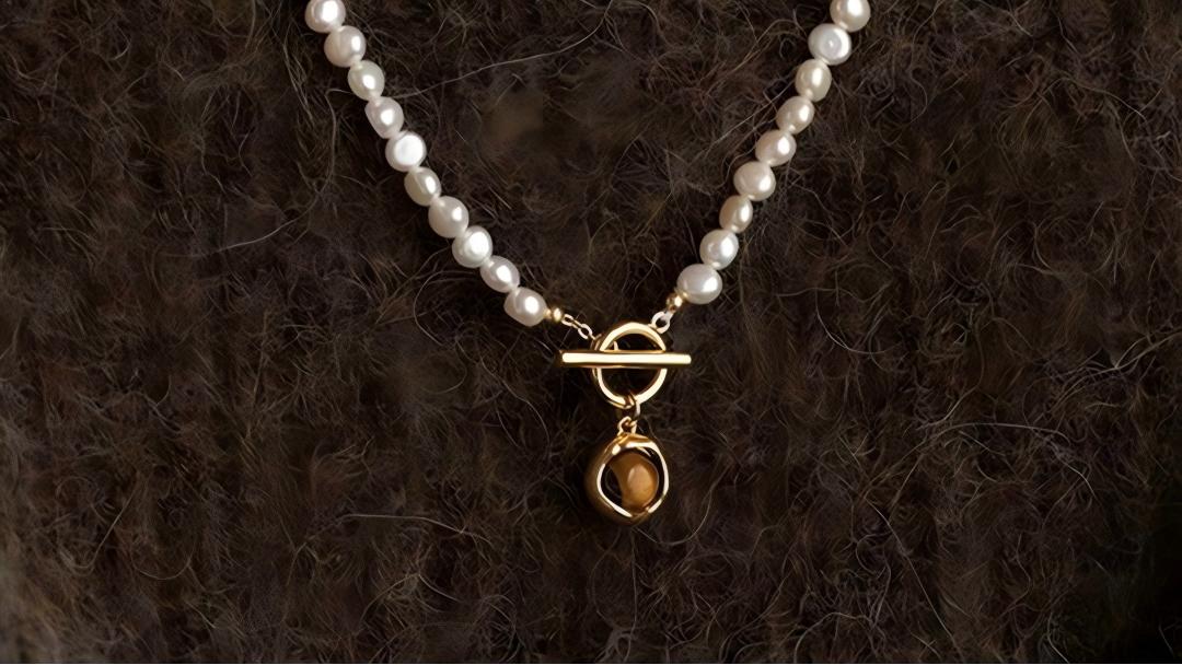 Pearls with Purpose: Symbolic Styles and Their Meaningful Pairings