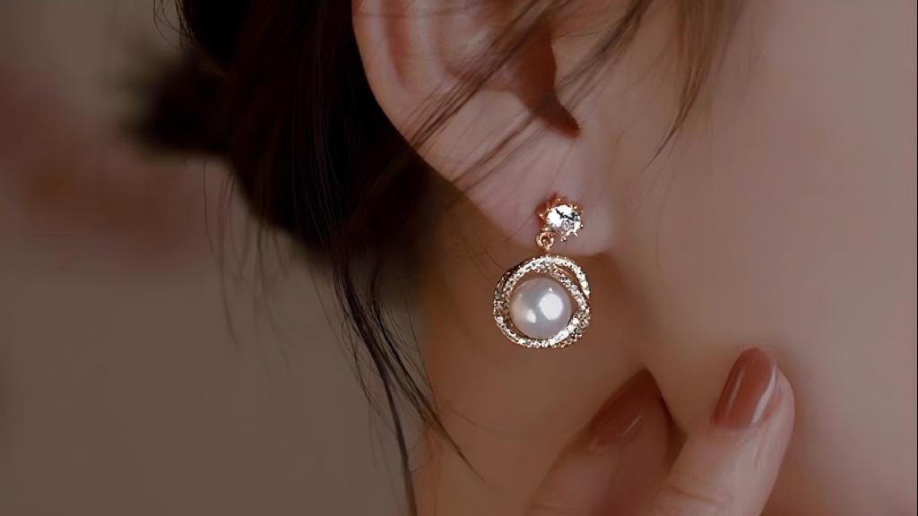Beyond Lustre: Pearl Jewelry That Blends Sustainability and Style