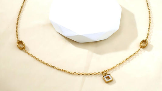 Chunky Chains & Cuff Revival: Why Metal Jewelry Is the New Quiet Luxury