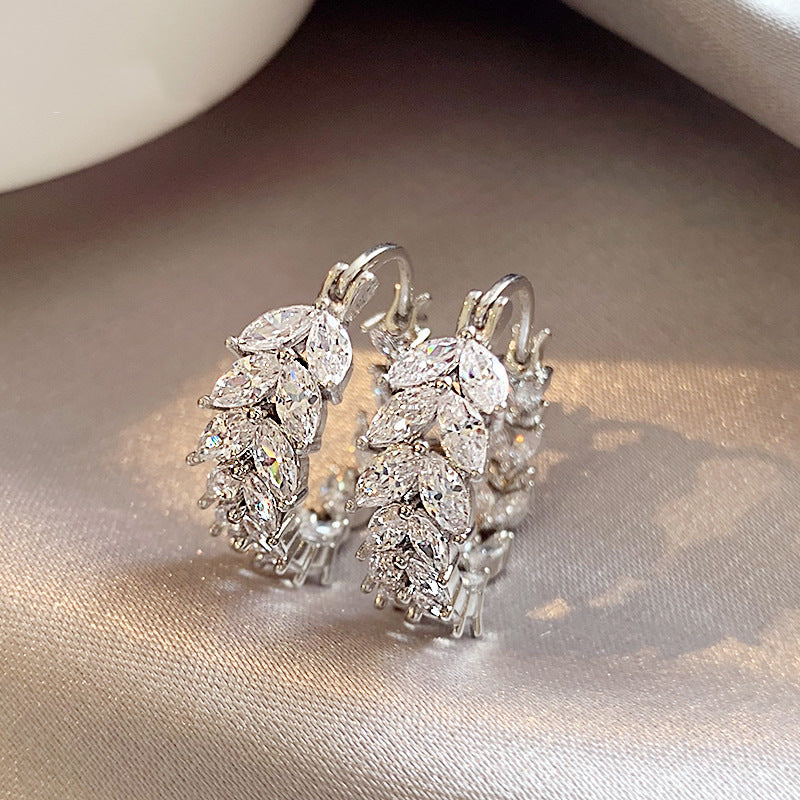 Koyace Ears of Wheat Shape Full of Drilled Earrings