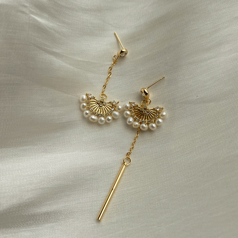 Koyace Fan-shaped Long Asymmetrical Pearl Earrings