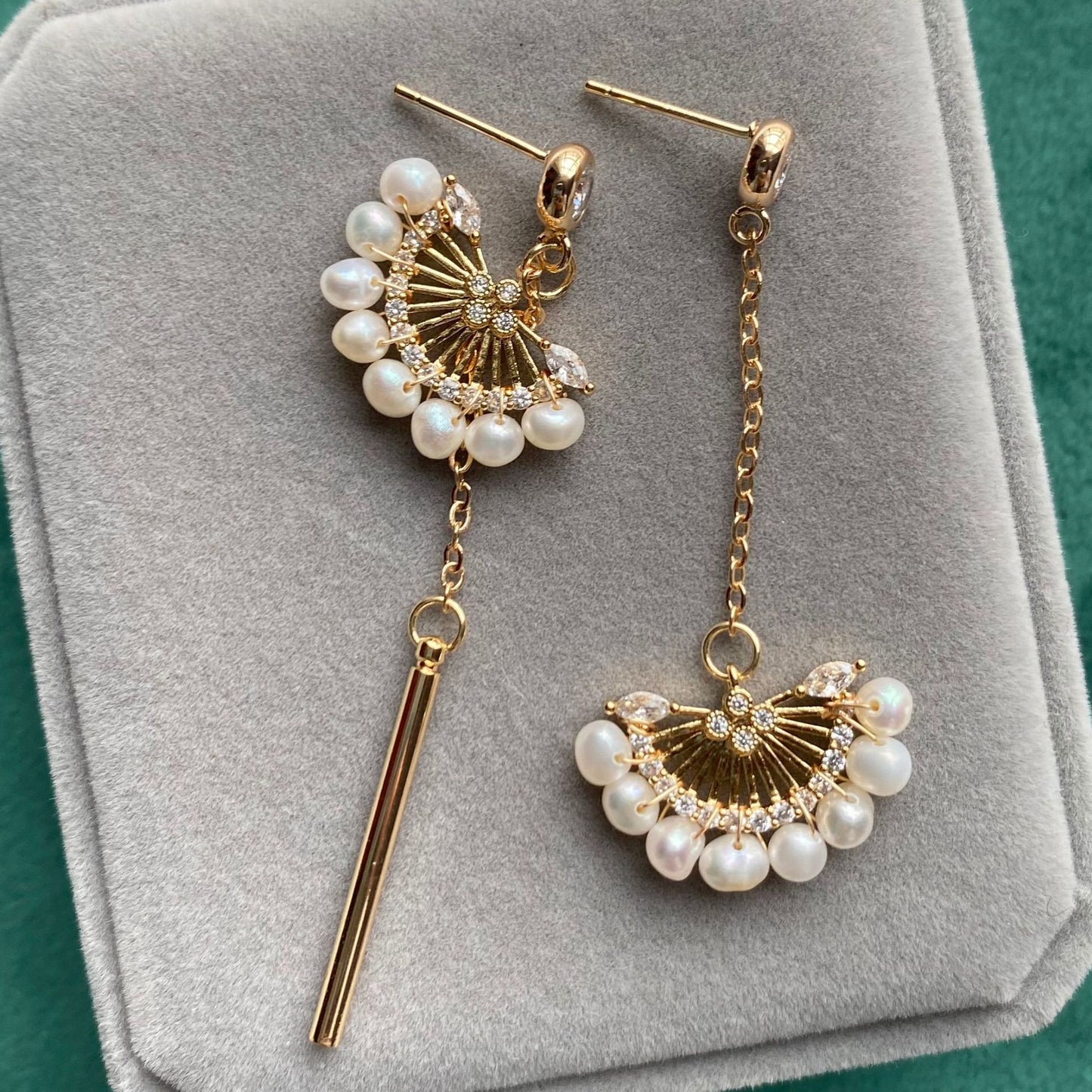 Koyace Fan-shaped Long Asymmetrical Pearl Earrings