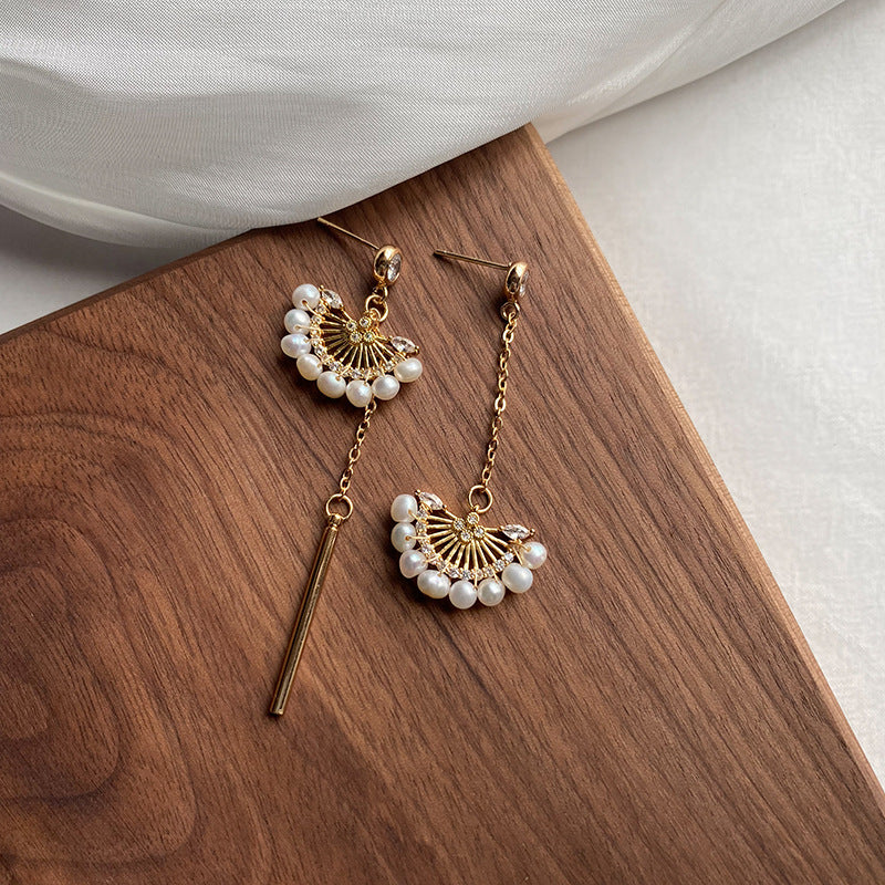 Koyace Fan-shaped Long Asymmetrical Pearl Earrings