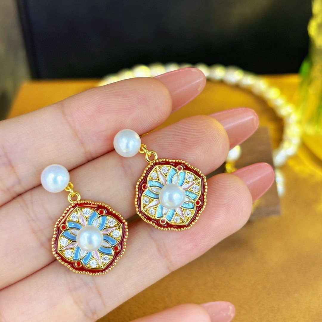 Koyace Flat Four-leaf Clover Pearl Stud Earrings