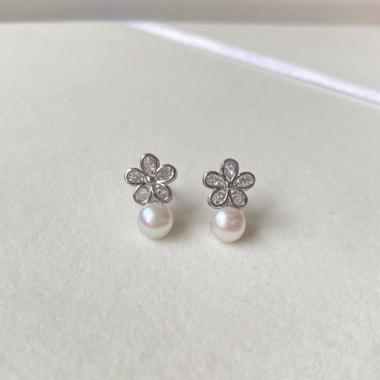 Koyace Lucky Daisy 6A Freshwater Pearl Earrings