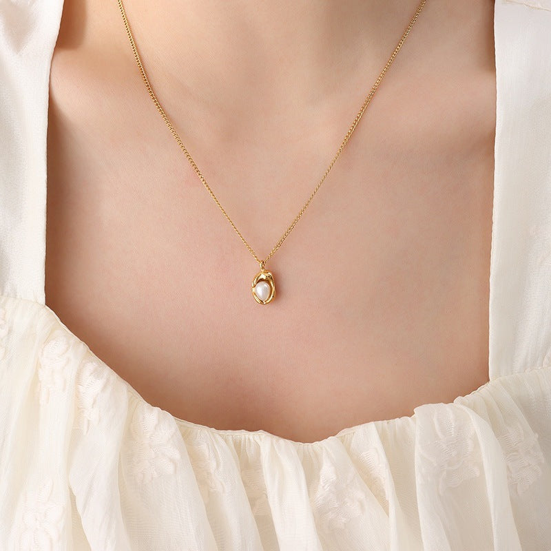 Koyace Oval Natural Freshwater Pearl Inlaid Necklace