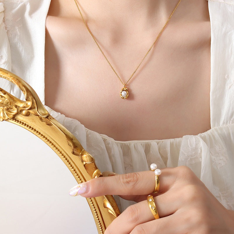 Koyace Oval Natural Freshwater Pearl Inlaid Necklace