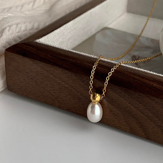 Koyace Oval Single Pearl Pendant Necklace