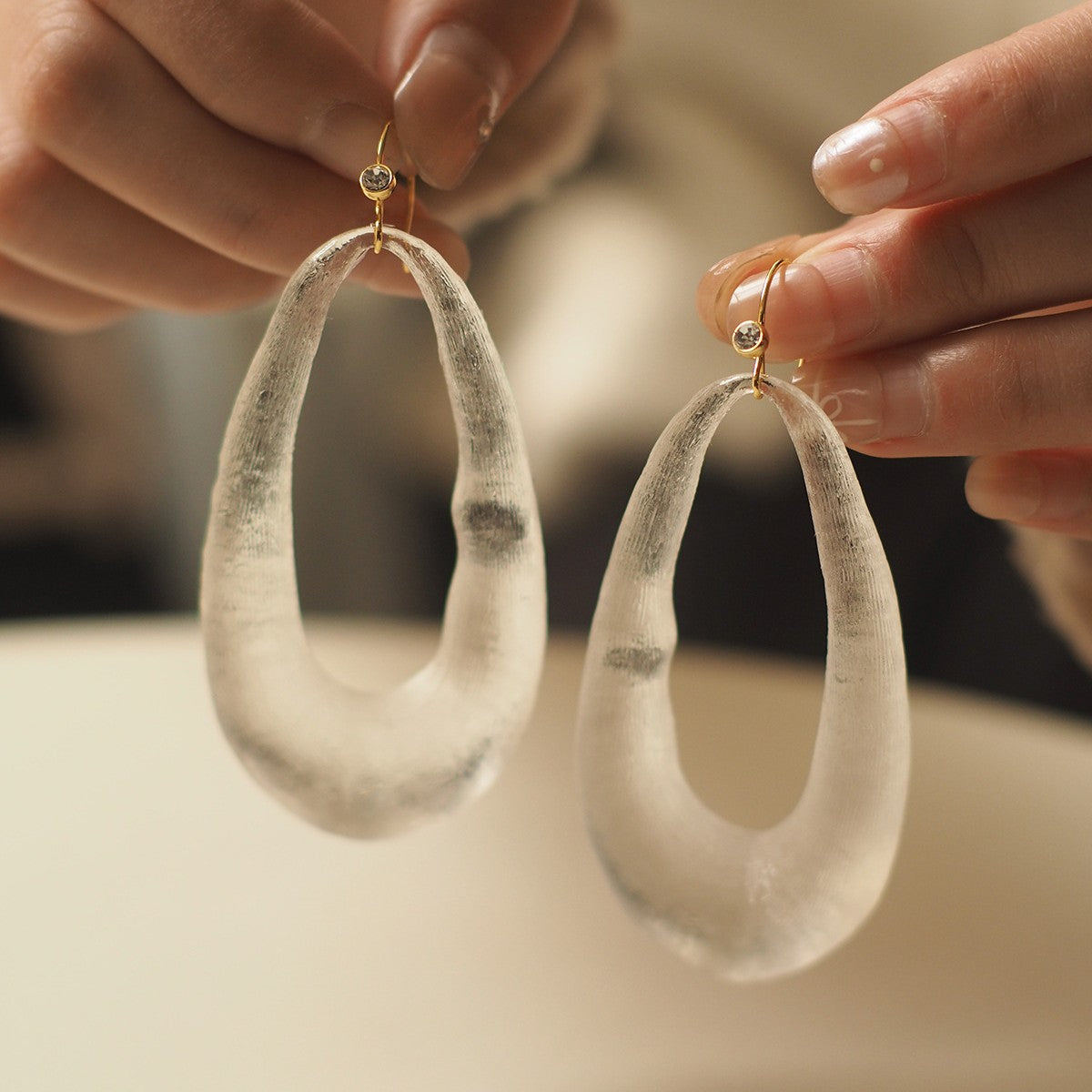 Koyace Resin Teardrop-shaped Hoop Vintage Earrings