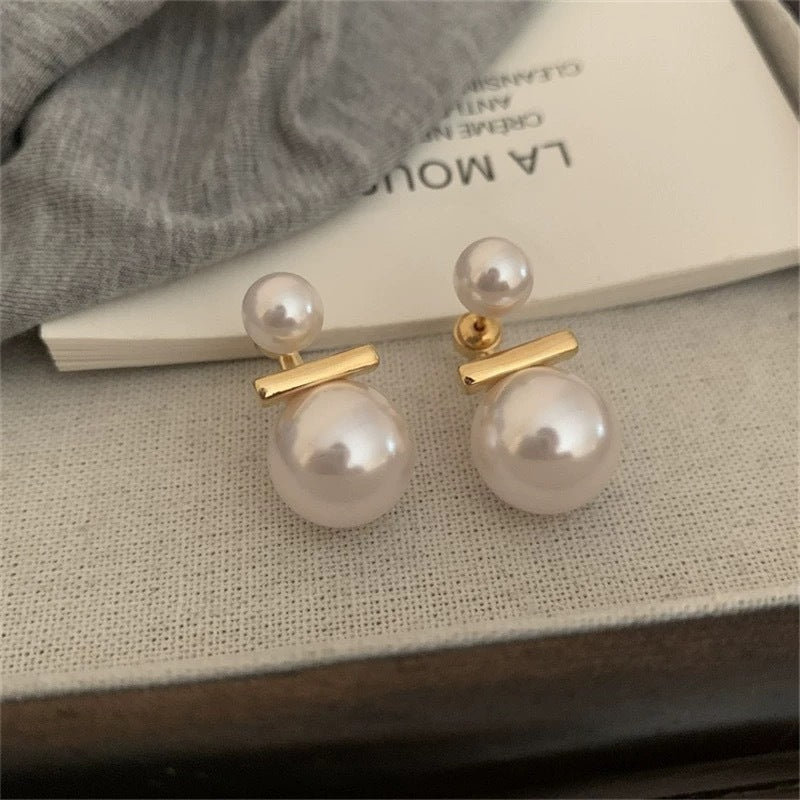 Koyace Simple Metal Line Double Pearl Earrings