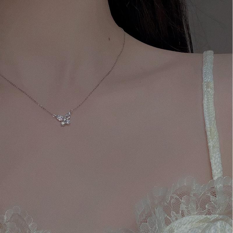 Koyace Sparkling Butterfly Sweety Collarbone Necklace